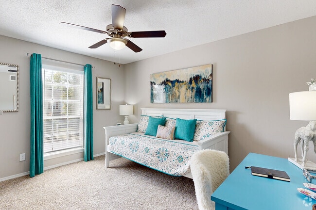 2BD 2BA 1,050 SF