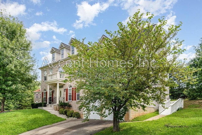 Photo - 2983 Akron St