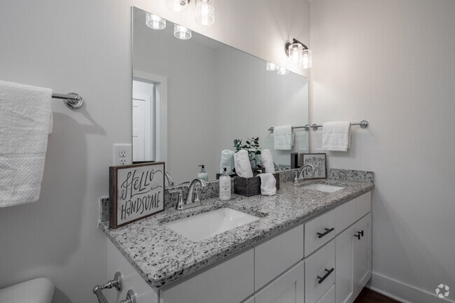 2BR, 2BA - Harper - 1,265SF - Bathroom