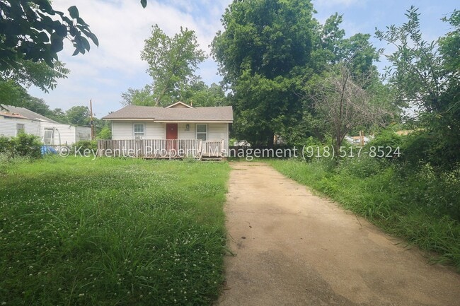 Photo - 2 Bed | 1 Bath East Tulsa with Spacious Back yard!