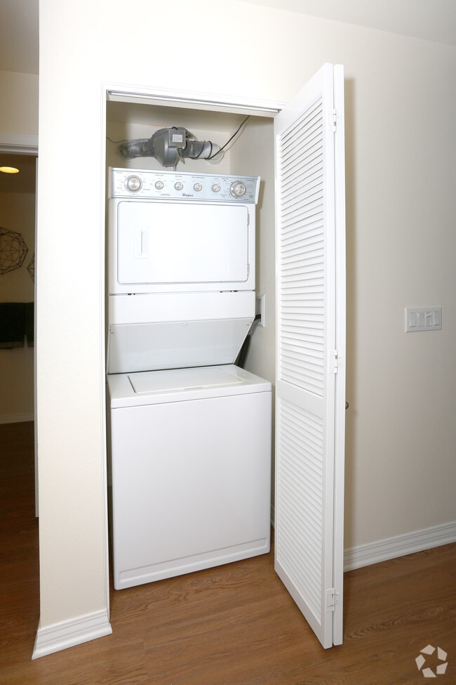 2 BR, 2 BA - Acacia