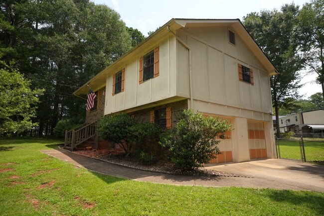 Photo - 922 Henry Ct SW