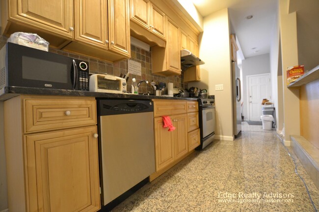 Building Photo - 45 Allston St Rental