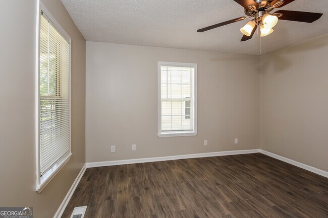 Photo - 10 Summit St