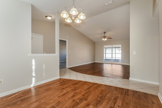 Photo - 1012 Cameo Crest Ln