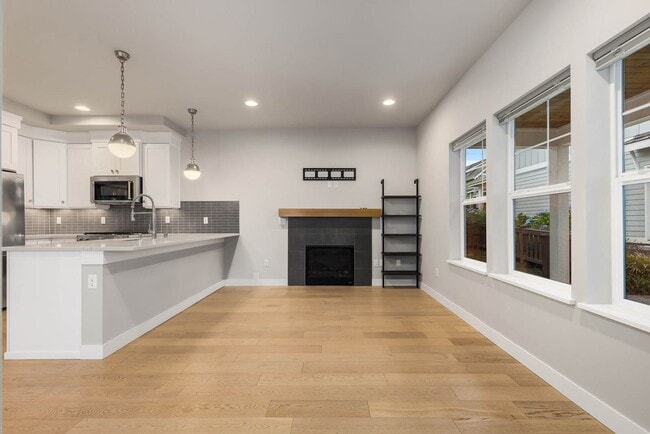 Photo - Modern Sammamish Cottage – Light-Filled Living in a Prime Plateau Location
