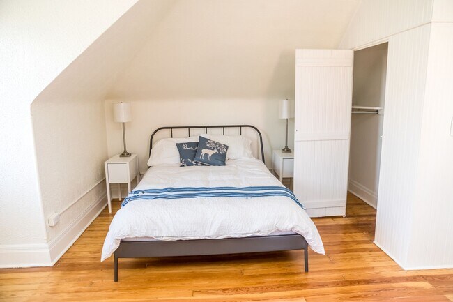 Photo - 1st Month is on us!  Tour Today! Wonderful... Unidad 4