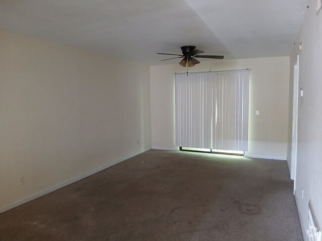 Building Photo - 704 Windsong Cir Unit Windsong Rental