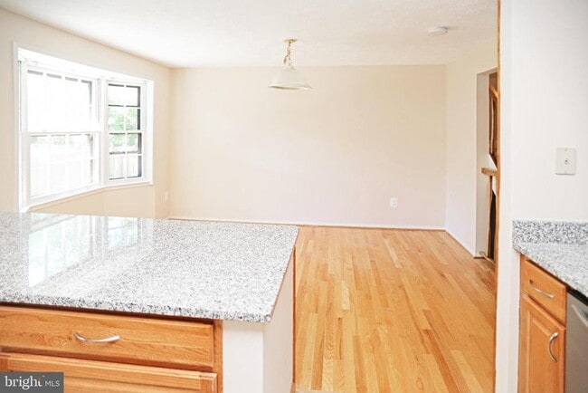 Photo - 329 Gundry Dr