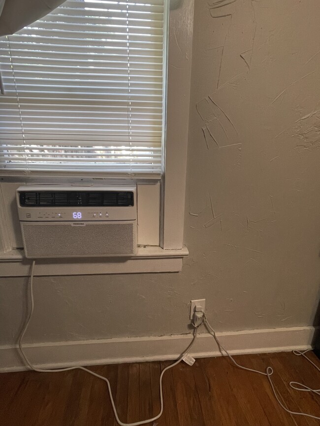 Bedroom Area - 710 Chautauqua Ave Unit 710-08