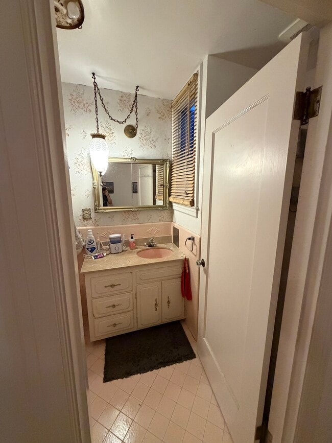 Photo - 182 Cayuga Ave