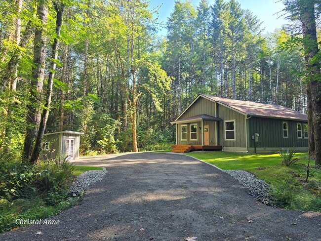 Building Photo - Beautiful Brand New 3 Bedroom Rental