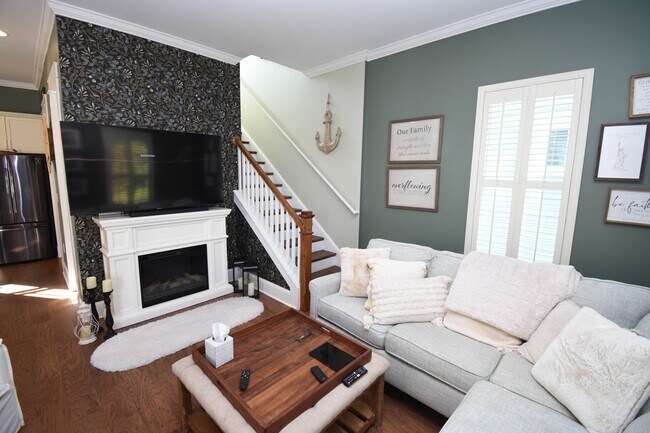 Photo - 846 Rosa Cir