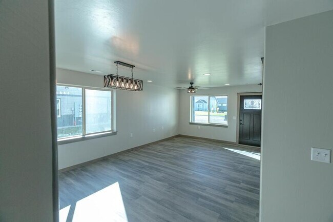 Photo - 3930 St Marys Rd