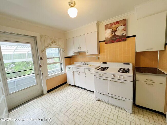 Photo - 1707 Monroe Ave