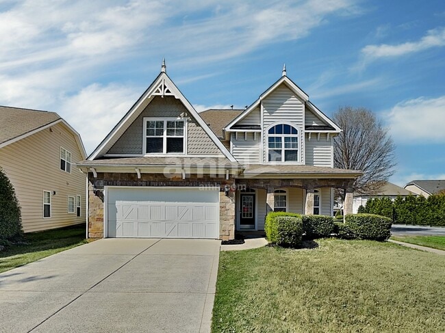 Building Photo - 8100 Lynwood Square