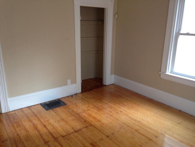 Photo - 24 Highgate St