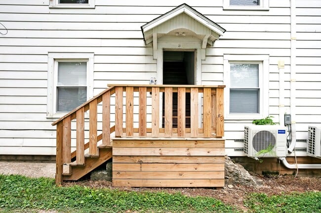 Photo - 104 Taylor Blvd