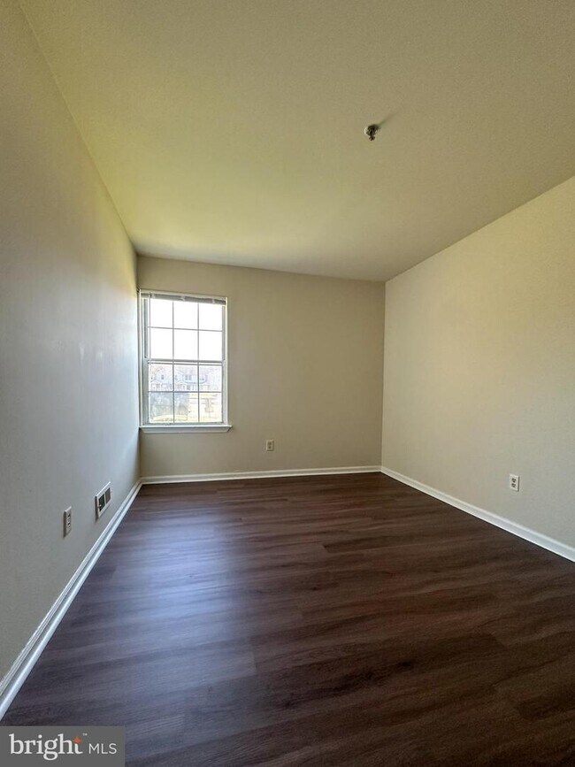 211 Highland Blvd Apartment New Castle, DE
