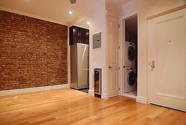 Building Photo - E 32ND ST. Rental