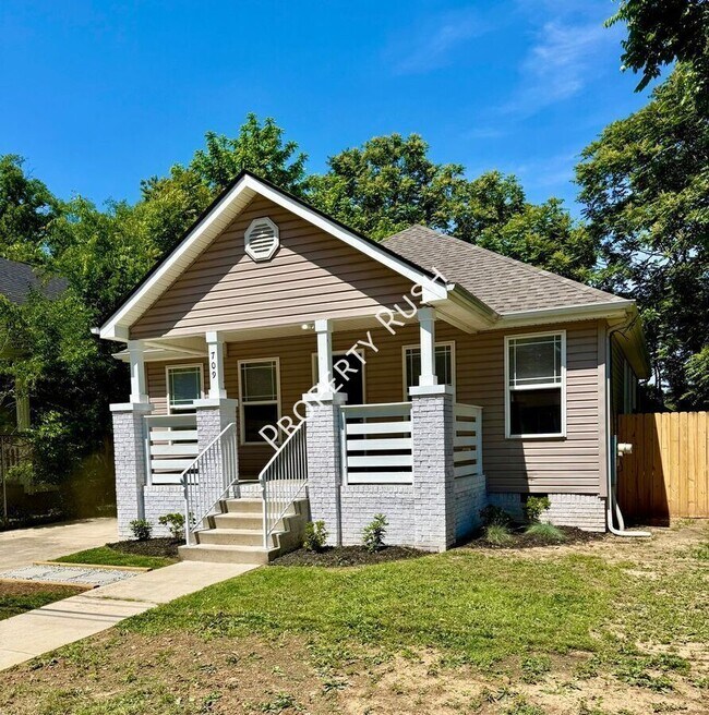 Photo - 709 N Holly St
