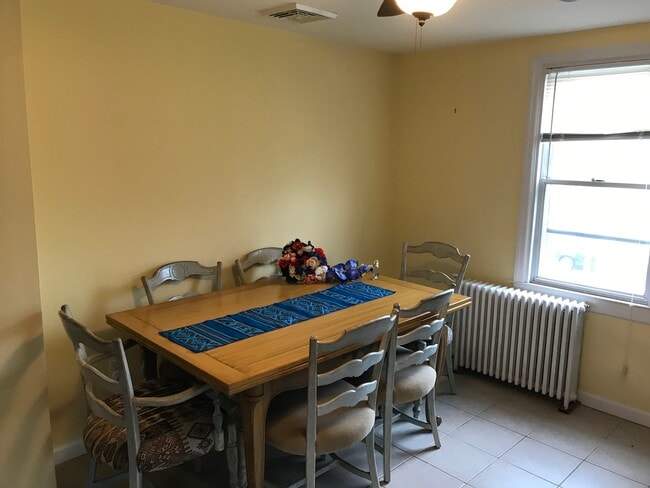 Building Photo - 210 S 19th Ave Unit B