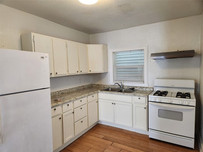 Building Photo - 1807 Church St Unit Rear