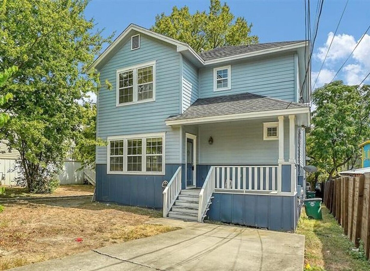 Photo - 2115 E 18th St Unit A