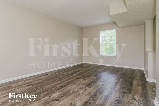 Photo - 257 Tando Way