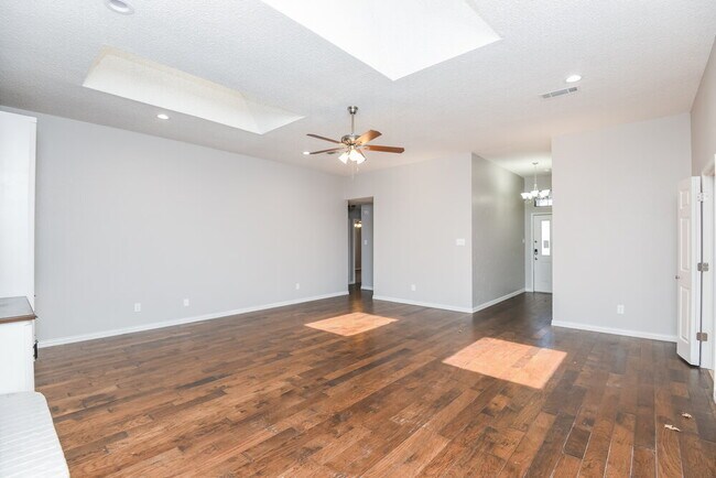 Photo - 2008 Hunter Glade Ln