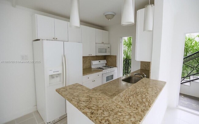Photo - 7315 Byron Ave Unit 9