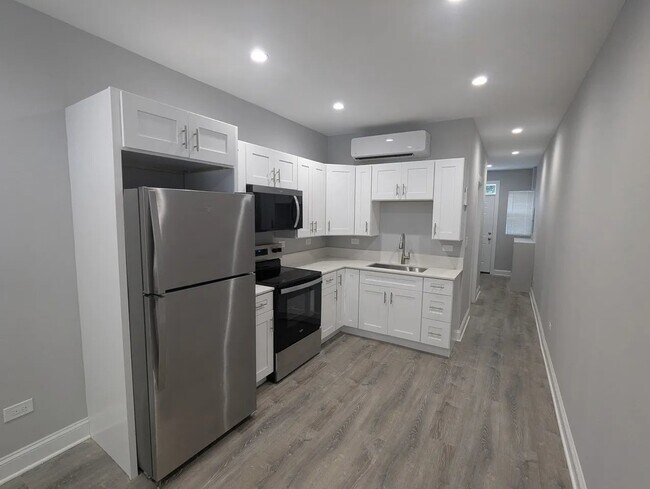 7050 W Higgins Ave Unit 1E