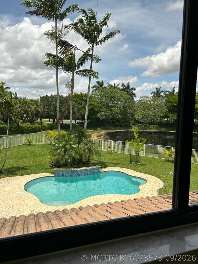 Photo - 1094 Bluewood Terrace