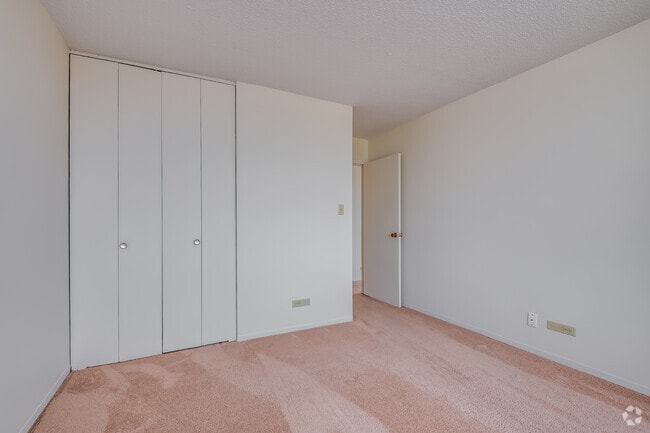 1BR, 1BA - 680SF - Bedroom
