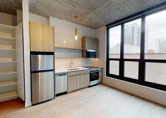 Building Photo - 210 W Institute Pl Rental