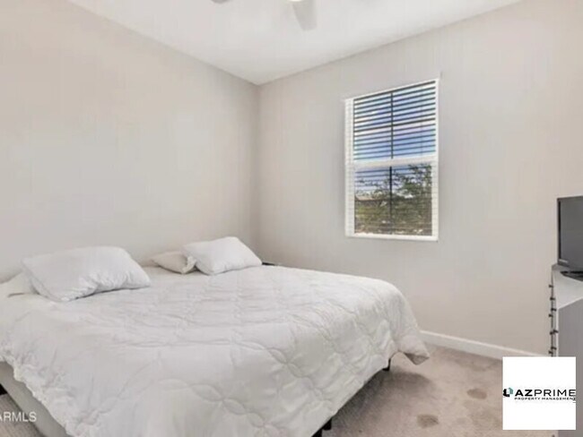 Photo - 19006 W Madison St