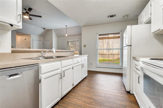 Photo - 232 S Pipeline Rd W