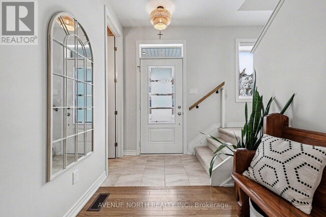 Photo - 206 Douglas Fir St