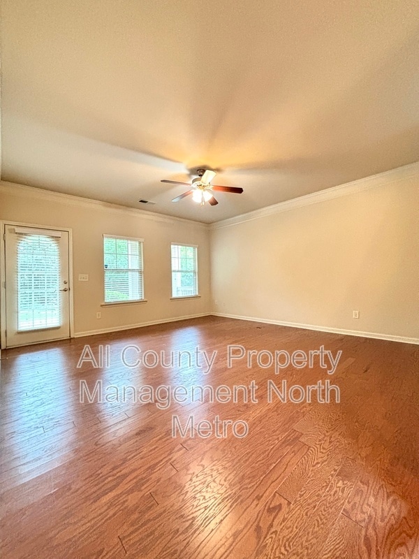 Photo - 421 Parkstone Dr