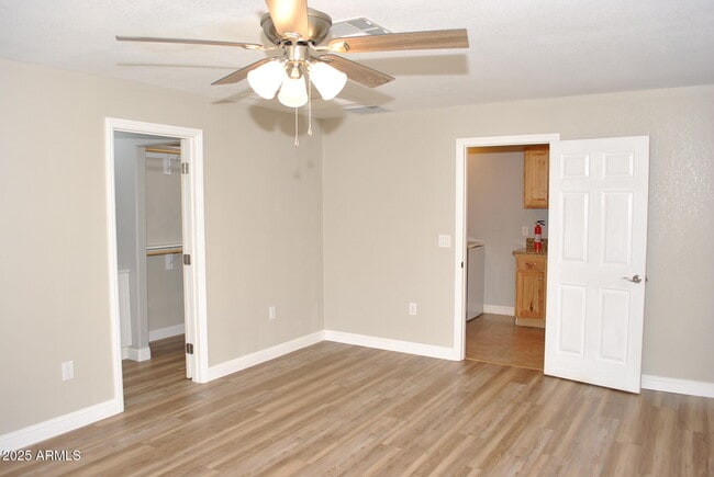 Photo - 307 W Piute Ave