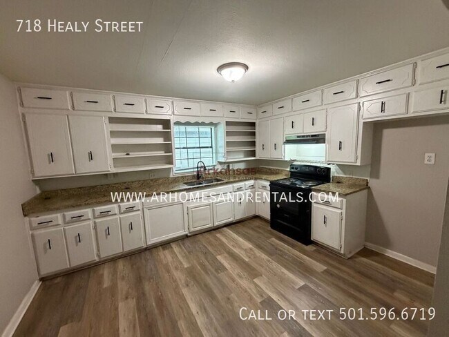 Photo - 718 Healy St