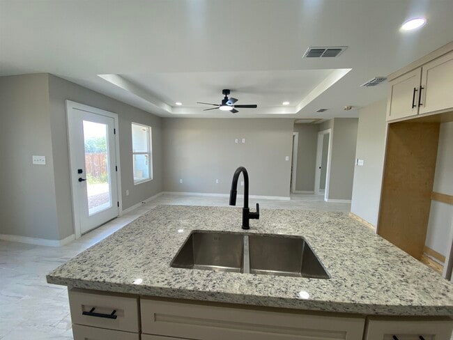 Photo - 6528 Adenia Loop