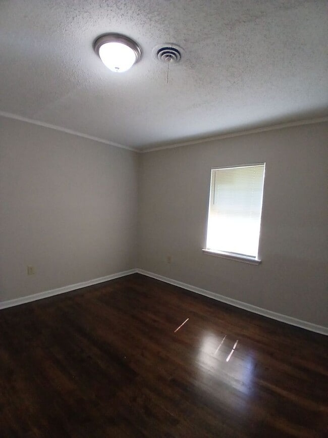 Photo - Renovated 2 bedroom 1 bath Duplex - Open T...