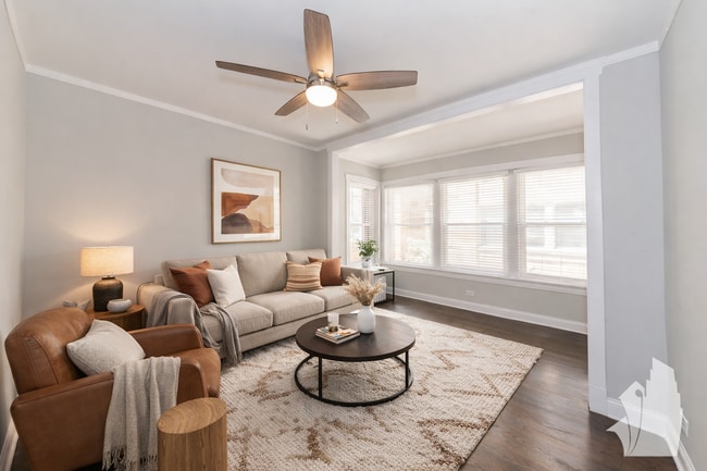 Building Photo - 5061 N Damen Ave Unit 1E