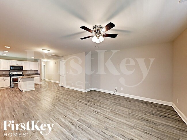 Photo - 839 Murphy St