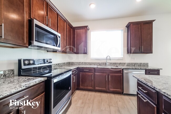 Photo - 957 Gotthard Pass Dr.