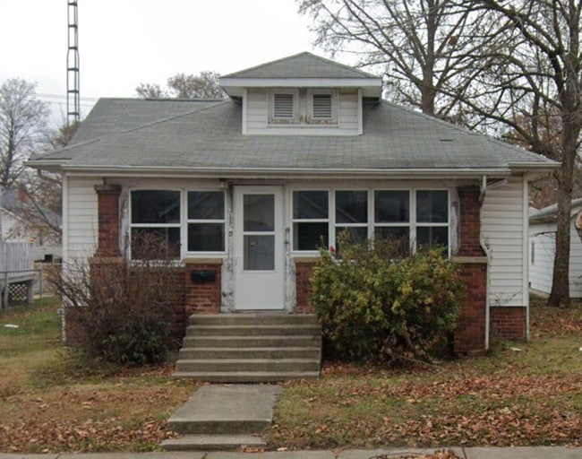 Building Photo - 1100 E 2nd St Rental