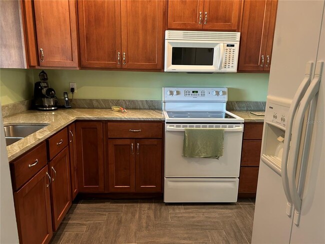 Photo - 1359 Glendale Cir W
