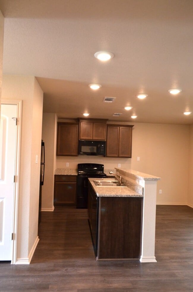 Photo - 1709 Montell St Unit B 1709