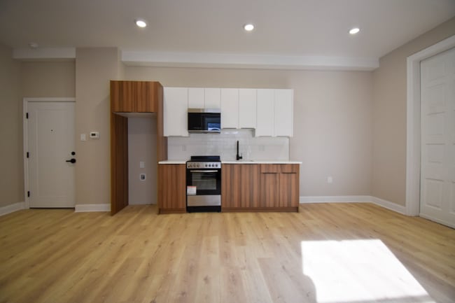 Photo - 1030 N 48th St Unit D-3B